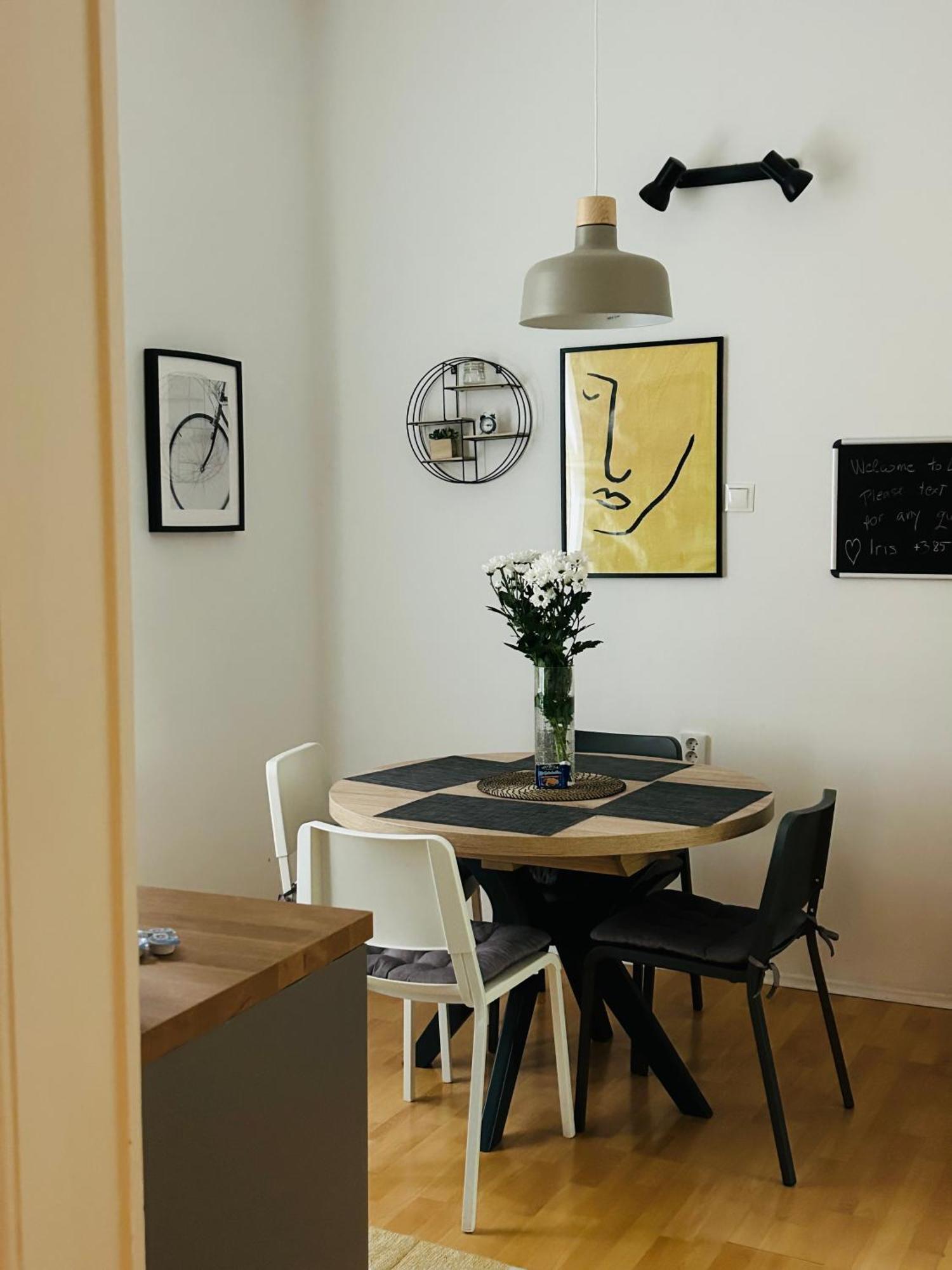 Local Heart At Main Square And Zrinjevac Park! Apartman Zágráb Kültér fotó
