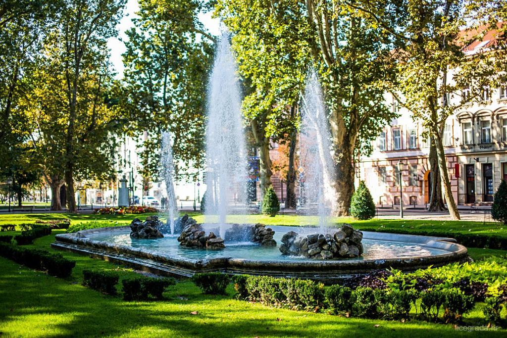 Local Heart At Main Square And Zrinjevac Park! Apartman Zágráb Kültér fotó